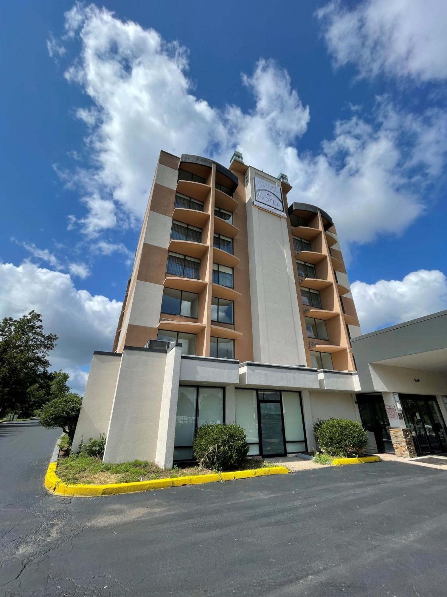 Saint Louis Airport Hotel Woodson Terrace Buitenkant foto