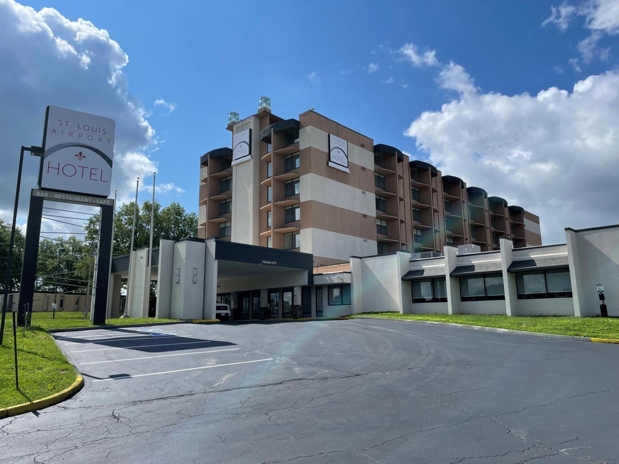 Saint Louis Airport Hotel Woodson Terrace Buitenkant foto