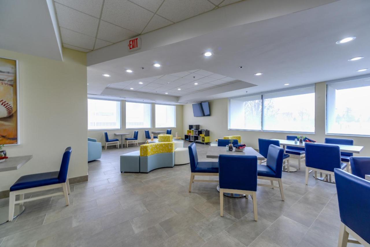 Saint Louis Airport Hotel Woodson Terrace Buitenkant foto