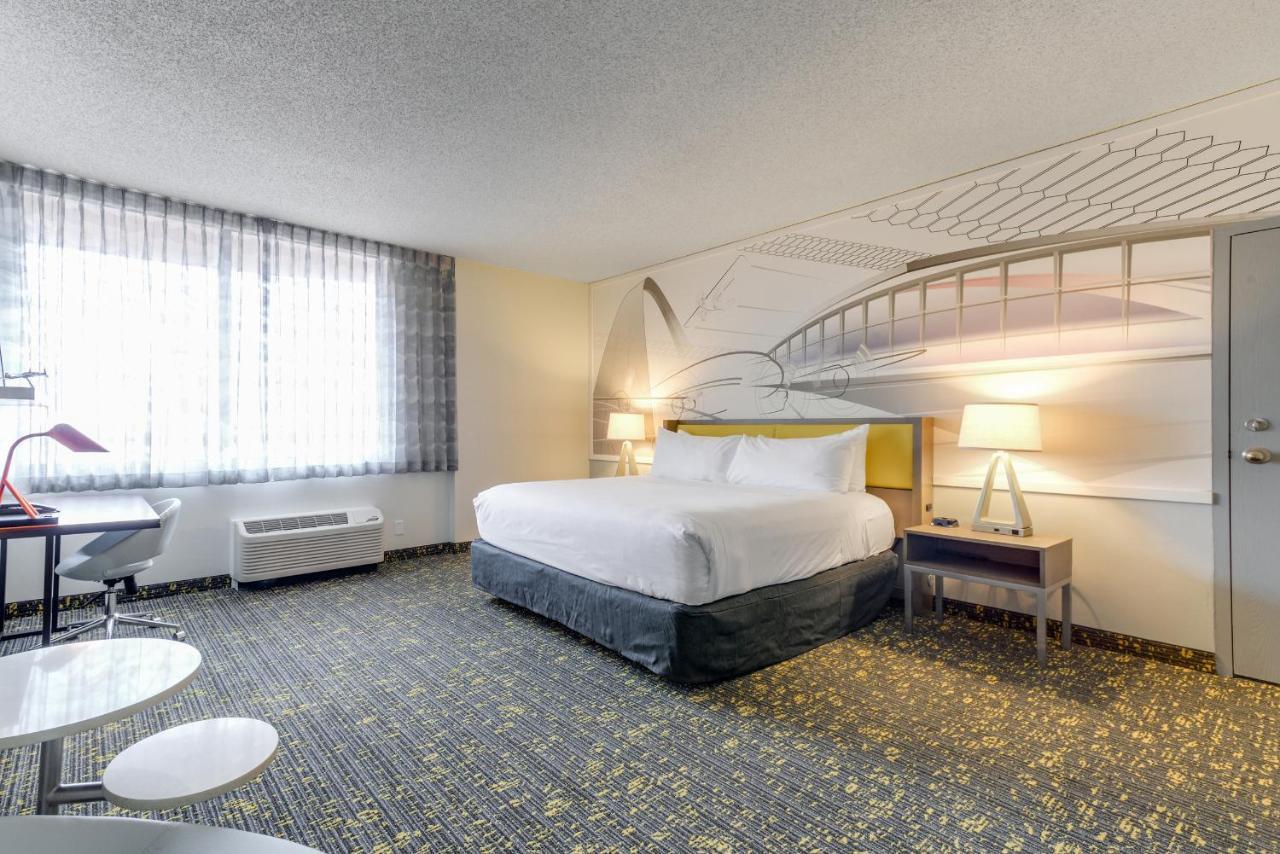 Saint Louis Airport Hotel Woodson Terrace Buitenkant foto